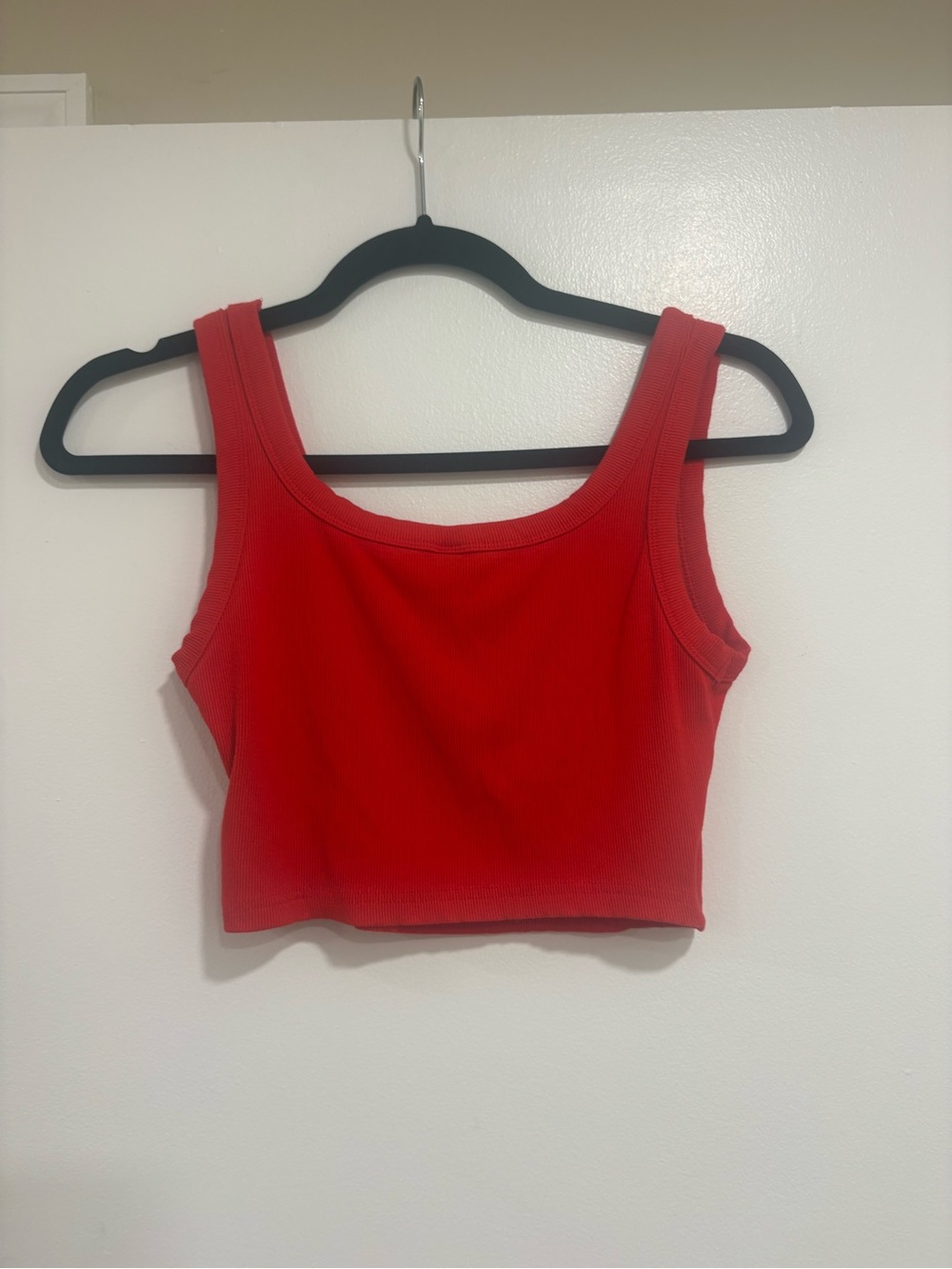 SHEIN Red Ribbed Cropped Tank - Picture 3 of 3